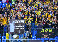 Память волгодонского журналиста Альберта Воробьева почтили фанаты ФК «Ростов» на матче против ЦСКА 