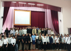 «Не гони, как угорелый»: волгодонских школьников и студентов предостерегли от лихачества на самокатах и мотоциклах