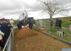 30 апреля в селе Дубовском предали земле двух бойцов Красной Армии