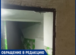 «Верните нам дверь!»: жители требуют установить в подъезде дверь после ремонта