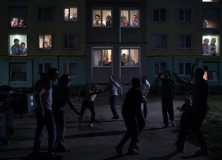 «Дикий ор, драки и взрывы»: волгодонцы о «злачной квартире» рядом с отделом полиции №1