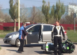 В Волгодонске пожилой водитель «Nissan» сбил мотоциклиста