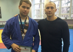 Волгодонец выиграл бронзу чемпионата области и выполнил норматив КМС по самбо