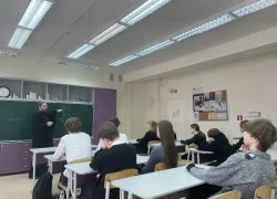 «Уроки о самом важном» провел с учениками 10-х классов епископ Волгодонский и Сальский Антоний