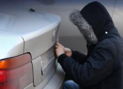 В Волгодонске на Весенней с 15 машин сняли госномера 