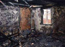 В собственном доме на пожаре погиб 67-летний пенсионер