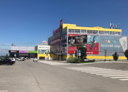 Почему закрываются магазины в ТРЦ