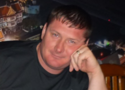 В Волгодонске на стадионе возле школы №13 нашли повешенным мужчину