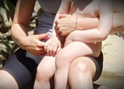 Волгодончанка с мертвым ребенком на руках умоляла прохожих о помощи