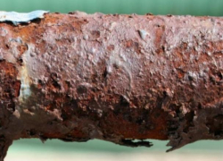 Работу ржавой системы водоснабжения Волгодонска решили «проанализировать» после аварии в Белой Калитве 