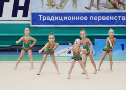 Грациозные и талантливые гимнастки открыли ежегодные соревнования на кубок Волгодонска 