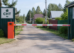 КУИ потребовал удалить нелегальный шлагбаум в садоводстве «Зеленый мыс» 