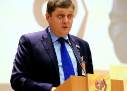 Депутат Госдумы Олег Пахолков предложил правительству России полностью отказаться от экспорта нефти