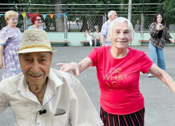 Подписчики нашли невесту для 91-летнего жениха Валентина Алферова — даму с танцпола