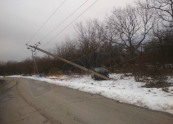 ВАЗ-2114 врезался в столб электропередач на Лодочной