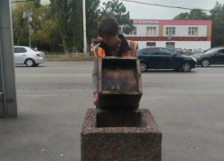 Масштабную зачистку городских урн и прилегающих территорий провели коммунальщики Волгодонска