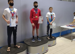 Волгодонцы успешно выступили на областных соревнованиях по плаванию 