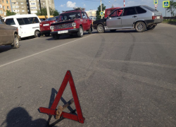 В Волгодонске незначительное ДТП на Весенней спровоцировала огромную пробку 