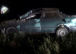 В Волгодонском районе автомобиль улетел с трассы и перевернулся