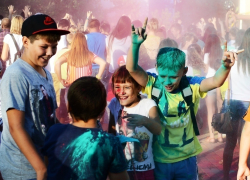 В Волгодонске прошел фестиваль красок «Crazy Fest»
