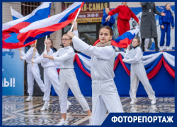 Танцы, флаги и улыбки: яркий концерт в честь Дня народного единства прошел в Волгодонске