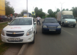 В Волгодонске в результате ДТП «Chevrolet» налетел на газон