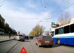 Рабочая неделя в Волгодонске началась с двух ДТП на проспекте Строителей