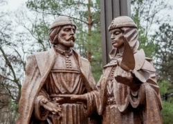 Глава города Дмитрий Вельможко и председатель Думы Сергей Ладанов поздравляют волгодонцев с Днем семьи, любви и верности
