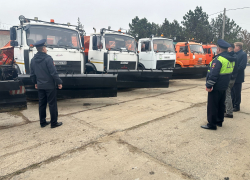 Чтобы зима не стала проблемой для водителей, Госавтоинспекция проверяет готовность дорожных служб