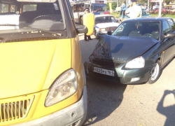 В Волгодонске в ДТП пострадали водитель и пассажиры маршрутного такси 
