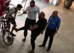 Стали известны подробности конфликта подростка со взрослыми мужчинами в ТРЦ Волгодонска