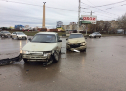 В Волгодонске «Дэу» и «десятка» столкнулись на въезде в новый город