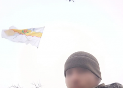 Флаг Волгодонска поднял воин высоко в небо над зоной СВО 