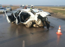 Два человека погибли в тройном ДТП с участием микроавтобуса на трассе Ростов-Волгодонск