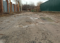 В грязевое месиво превратились дороги в Волгодонске и станице Романовской