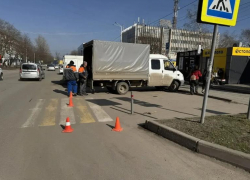 На «зебре» не припаркуешься: дорожники установили барьерные ограждения у двух пешеходных переходов города