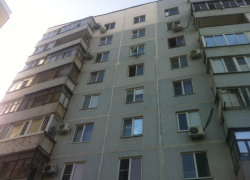 В Волгодонске 56-летняя одинокая женщина выбросилась из окна многоэтажки