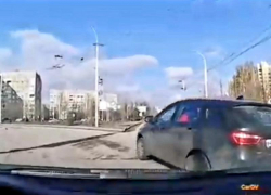 Властелины колец: волгодонские водители продемонстрировали «перекрестный» проезд на «Мирном Атоме»