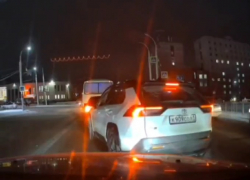 Дерзкая 38-летняя автоледи выехала на встречную полосу и проехала красный сигнал светофора в Волгодонске