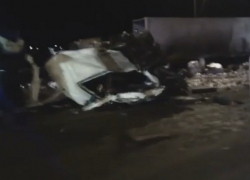 Последствия страшного столкновения двух фур на автодороге Ольгинская-Волгодонск попали на видео