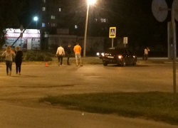 В Волгодонске «Опель» «залетел» на бордюр