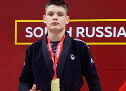 Владислав Первилов после победы над борцом из Чечни завоевал титул чемпиона по джиу-джитсу