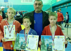 Волгодонцы отличились на турнире по самбо в Донецке