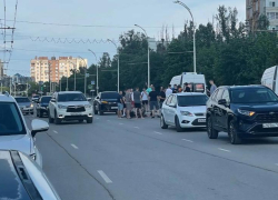 На проспекте Строителей 15-летний водитель мотоцикла «Эндуро» разбился при падении