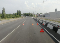 Решил «сэкономить» 5 минут на пути к «зебре»: пешеход попал под колеса иномарки на въезде в Волгодонск
