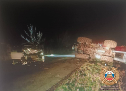 Два человека пострадали в ДТП с участием трактора на трассе «Ростов-Волгодонск»