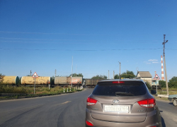 Железнодорожный переезд в Красном Яру временно закроют