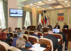 Рекордная явка депутатов на заседание Думы совпала с днем рождения Алексея Фирсова