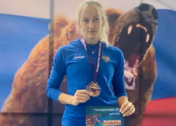 Волгодончанка Юлия Сухорученко завоевала три золотых медали на Открытом первенстве России по легкой атлетике