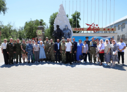 Жизнь после фронта и надежный тыл: в Волгодонске прошел большой диалог ветеранов боевых действий и волонтеров